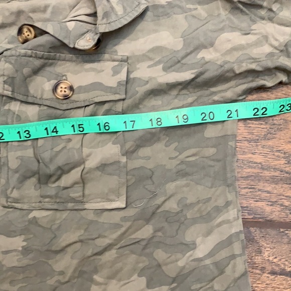 New! Maurices Button Down Camo Top - Picture 6 of 7